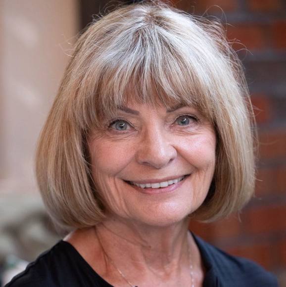 Profile Picture of Audra Browning (@audrabrowning) on Poshmark