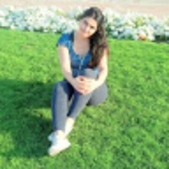 Profile Picture of Kate Mukattash (@enasmuk) on Poshmark