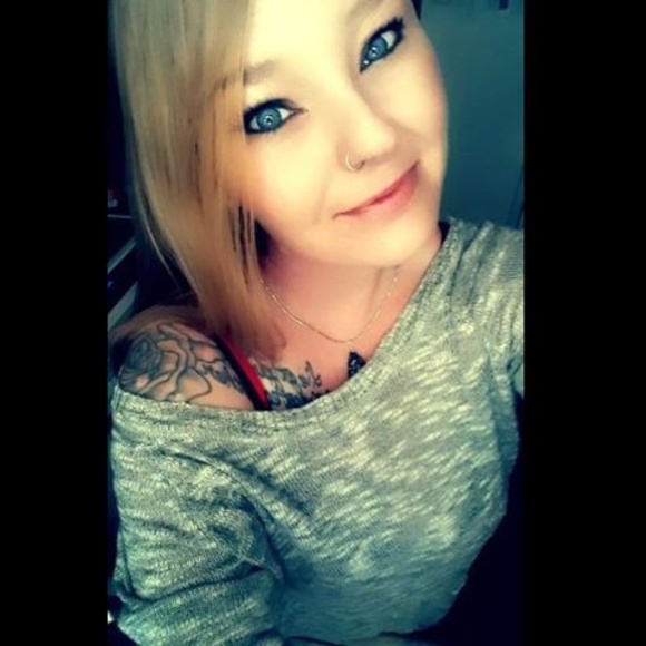 Profile Picture of Brandy Barrowman (@brandy_rb) on Poshmark