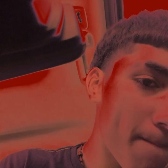 Profile Picture of Eric Zapata (@ericzapata) on Poshmark