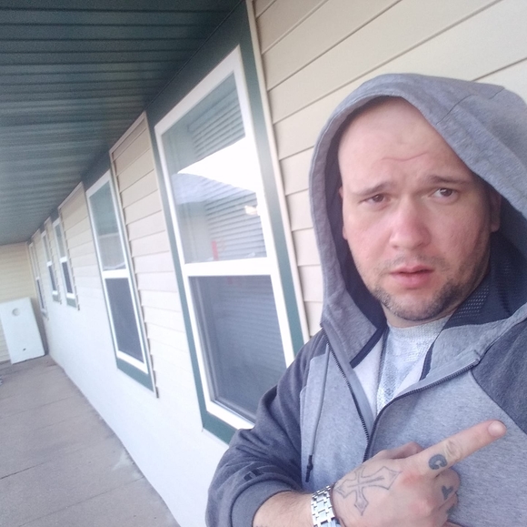 Jonathan Popple - Poshmark Profile Picture of Jonathan Popple (@jonathanpopple) on Poshmark