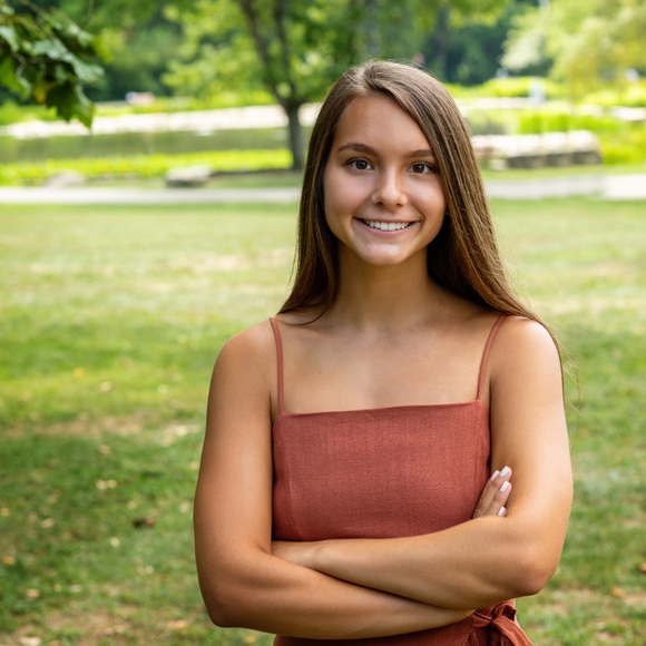 Maddie Braverman - Poshmark Profile Picture of Maddie Braverman (@maddiebrave) on Poshmark