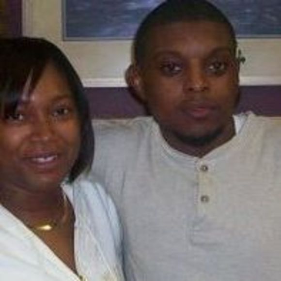 Profile Picture of Danielle Bogard (@daniew84) on Poshmark