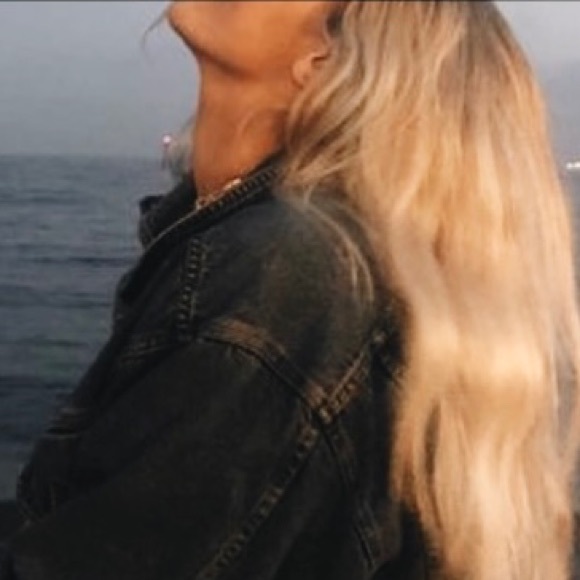 Profile Picture of Madyn Sharratt (@madyn_irelend) on Poshmark