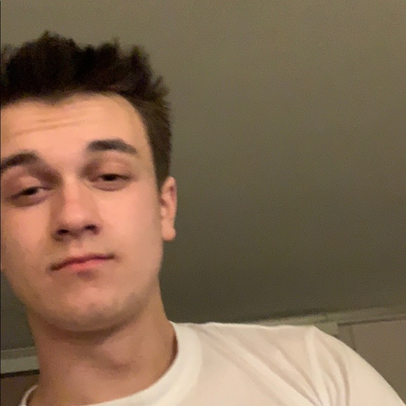 Profile Picture of Michael Bauer (@michaelbauer21) on Poshmark