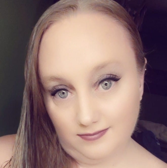 Profile Picture of Tabitha Neidens baldwin (@tbsbaldwin) on Poshmark