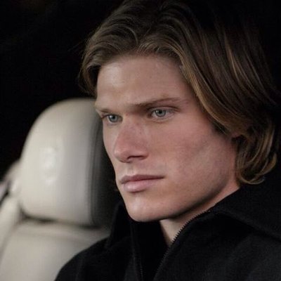 Profile Picture of Leon Holt (@SignTheOC) on Twitter
