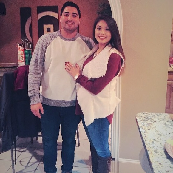 Profile Picture of Amber Robles (@amichelle29) on Poshmark