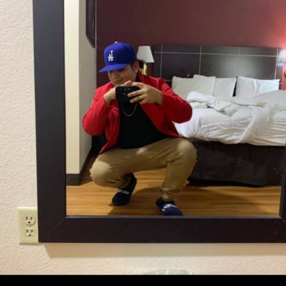Profile Picture of Vince Martinez (@vicentemedina69) on Poshmark