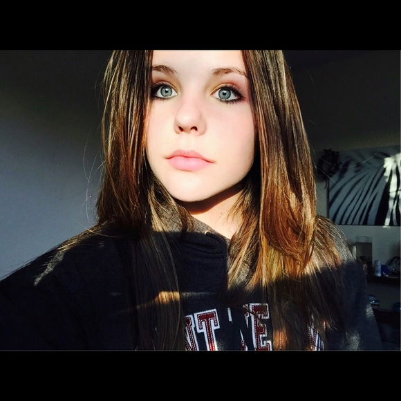 Profile Picture of Mariah Baumgardner (@mariah_baum) on Poshmark