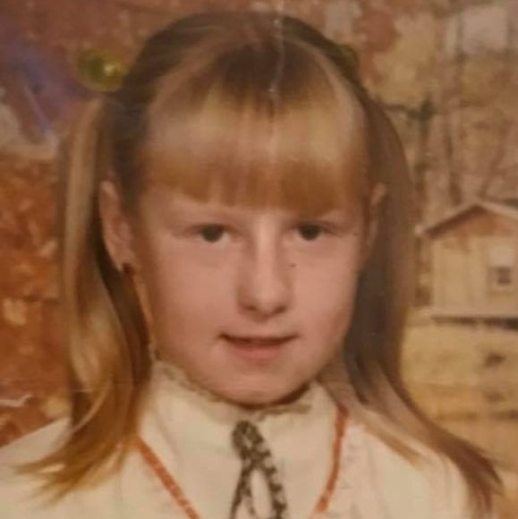 Profile Picture of Terralynn Lander (@terralynnlander) on Poshmark