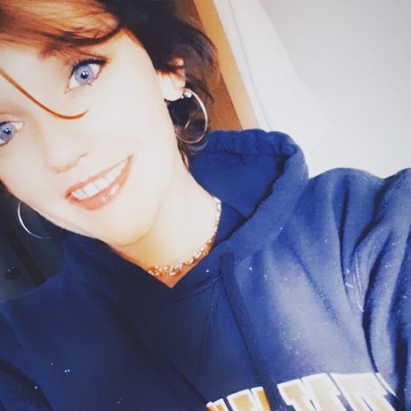 Profile Picture of Mikhayla Eatherly (@m_eatherly) on Poshmark