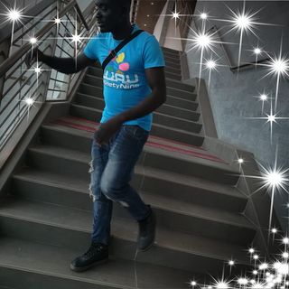 Profile Picture of Francis Golly (@francis.golly.9) on Facebook