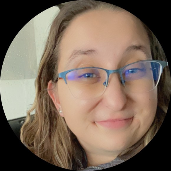 Profile Picture of Danielle Gannon (@dgannon0720) on Poshmark