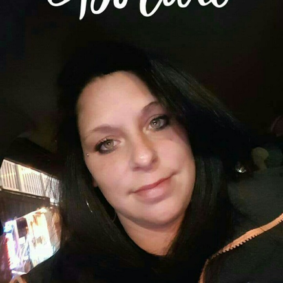 Profile Picture of Amanda Carfley (@manda4506) on Poshmark