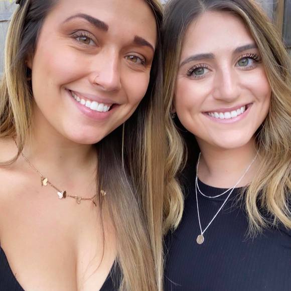 Profile Picture of Lexis Leiteritz (@llleite) on Poshmark