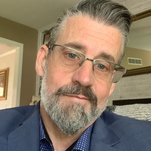 Profile Picture of Shannon Gordon (@shannongordon24) on Poshmark