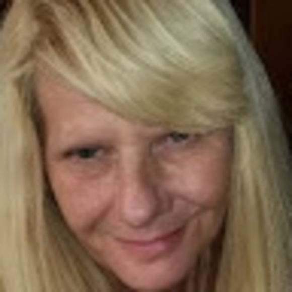 Profile Picture of Suzy Baldyga (@suzybaldyga) on Poshmark