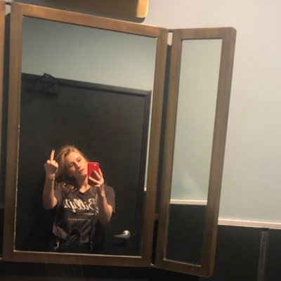 Profile Picture of Nora Garrett (@NoraEGee) on Twitter