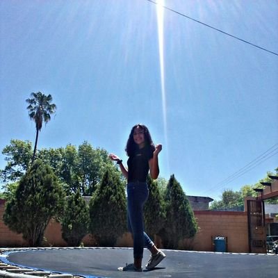 Profile Picture of Laura Villanueva (@Laura12Bautista) on Twitter