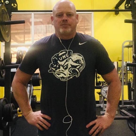 Profile Picture of Scotty Mabe (@scottymabe) on Poshmark