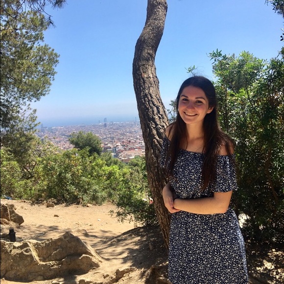 Profile Picture of Paige Gugerty (@pgoogs) on Poshmark