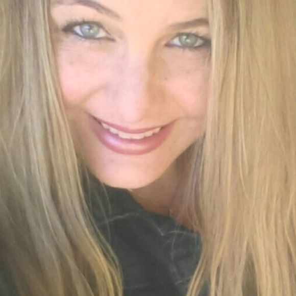 Marcie Paganini - Poshmark Profile Picture of Marcie Paganini (@marciepags) on Poshmark