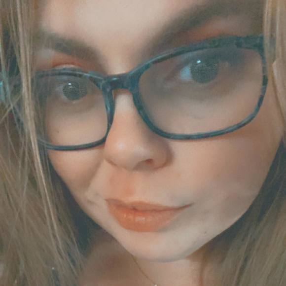 Profile Picture of Breanna Peterson (@breanna801) on Poshmark