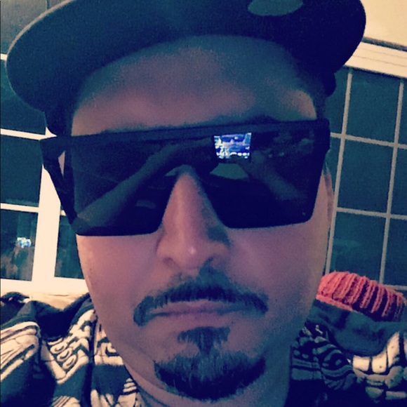 Profile Picture of Juan Albarran (@juanlos80) on Poshmark