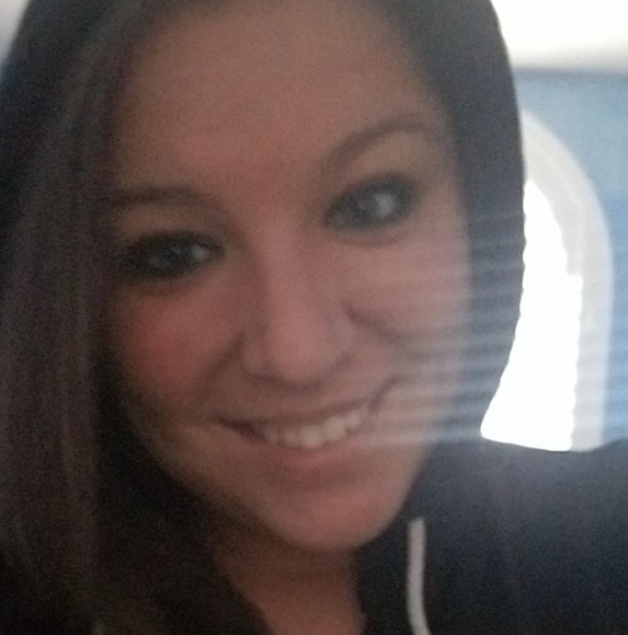 Profile Picture of Kelly Dommermuth (@kellydomm) on Poshmark