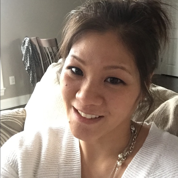 Profile Picture of Denise Derrer (@dlderrer) on Poshmark