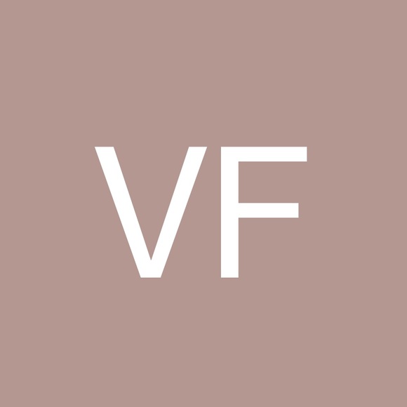 Profile Picture of Valeria Friedmann (@valeriafriedman) on Poshmark