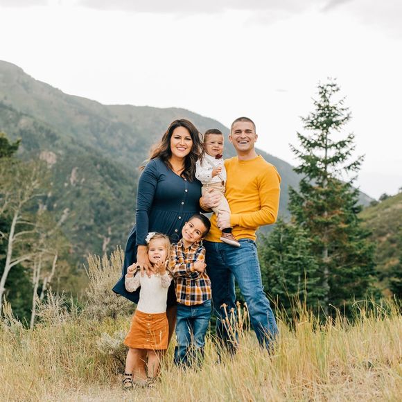 Katie Swenson - Poshmark Profile Picture of Katie Swenson (@katiekswenson) on Poshmark