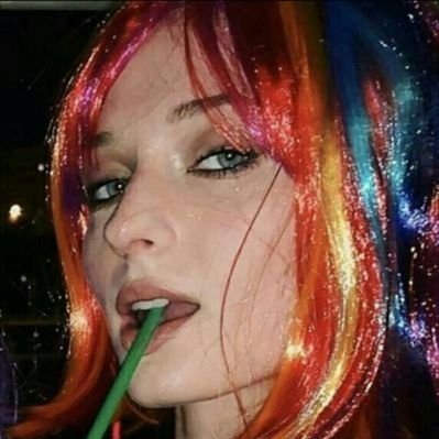 Ophelie - Twitter Profile Picture of Ophelie (@sophieturnyr) on Twitter