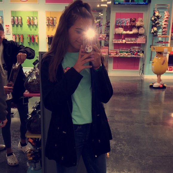 Kaylin Durski - Poshmark Profile Picture of Kaylin Durski (@kaylin316) on Poshmark