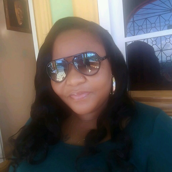 Profile Picture of Keresha Vassel (@jamaicanikki) on Poshmark