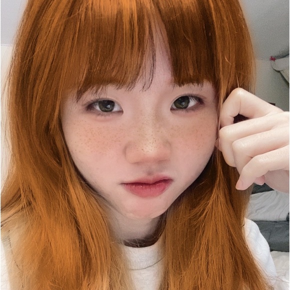 Profile Picture of Xinlin Ye (@xinlinye) on Poshmark