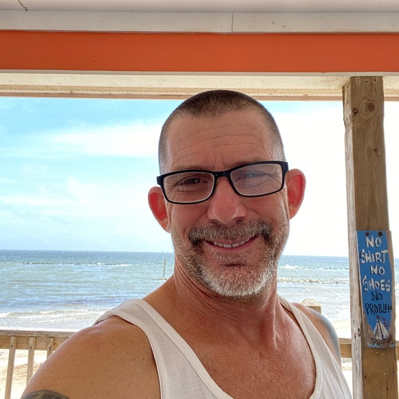 Profile Picture of David Keefer (@dkeefer1968) on Poshmark