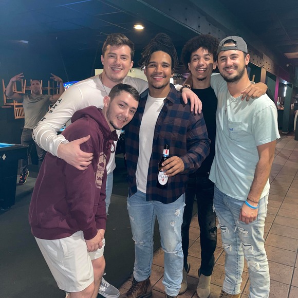 Kristopher Graham - Poshmark Profile Picture of Kristopher Graham (@kristopher_44) on Poshmark