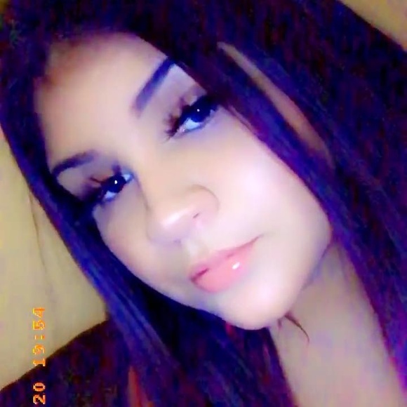 Profile Picture of Amber Robles (@amberrobles) on Poshmark