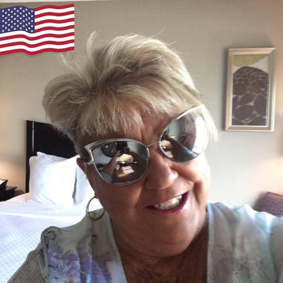 Profile Picture of Noel Sauerman (@noelsauman) on Poshmark