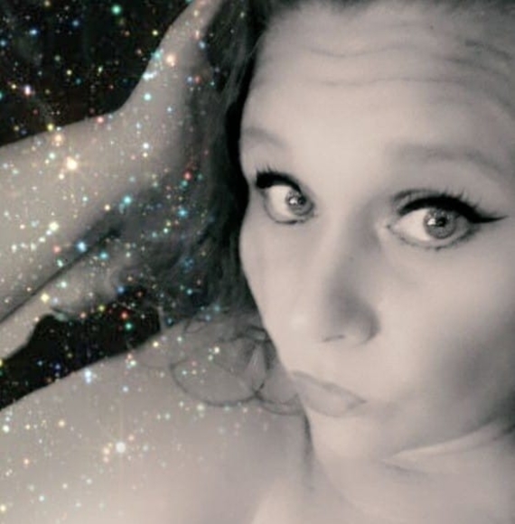 Profile Picture of Rachel Buffenbarger (@rbuff75) on Poshmark