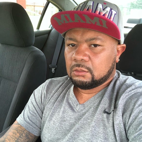 Profile Picture of Marcus Mason (@marcusm83) on Poshmark