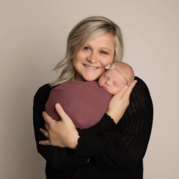 Profile Picture of Taylor Formanek (@taylorformanek) on Poshmark