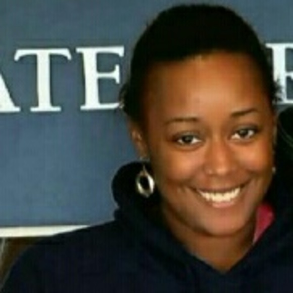 Profile Picture of Amy Ziegler (@garnergrafix) on Poshmark