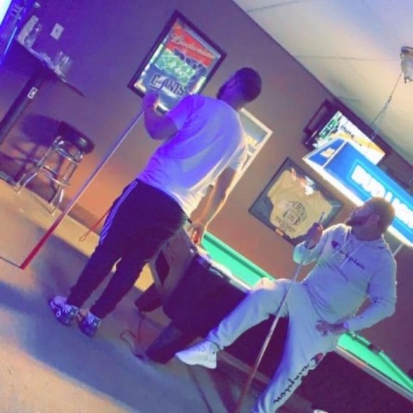 Profile Picture of Flo Schefter (@flolljj) on Poshmark