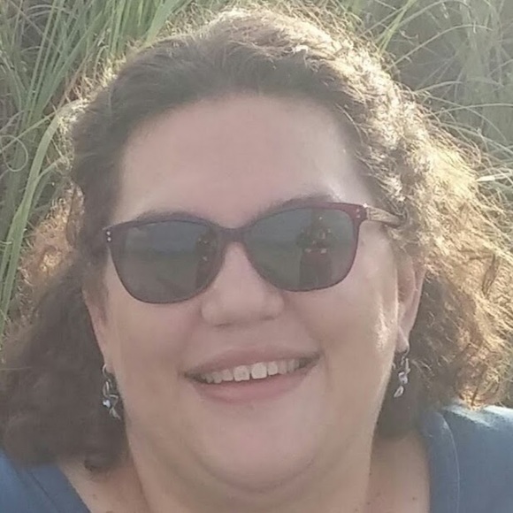 Profile Picture of Angie Kibbler (@akibbler17404) on Poshmark