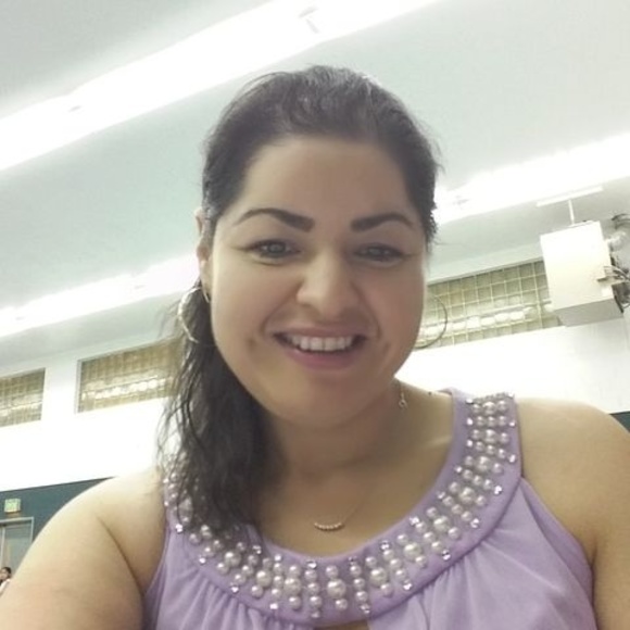 Profile Picture of Julia Vera (@juliavera776) on Poshmark