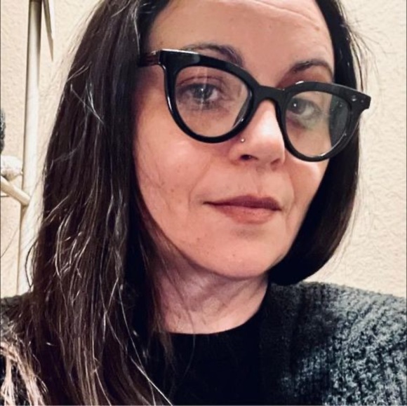 Profile Picture of Flora Ronzone (@pinka3030) on Poshmark