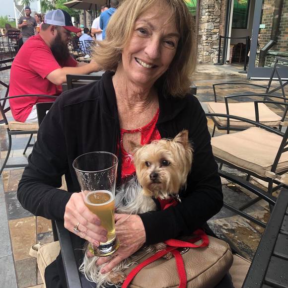 Profile Picture of Gayle Hensler (@gaylehensler) on Poshmark